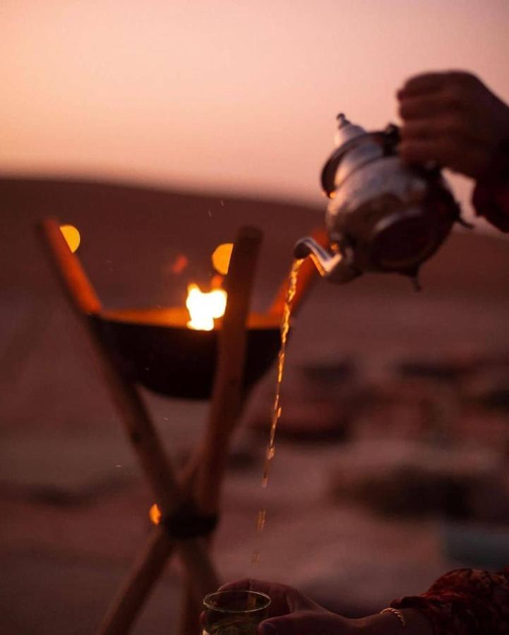 Sahara Majestic Luxury Camp Hotell Merzouga Exteriör bild A jug of mulled wine