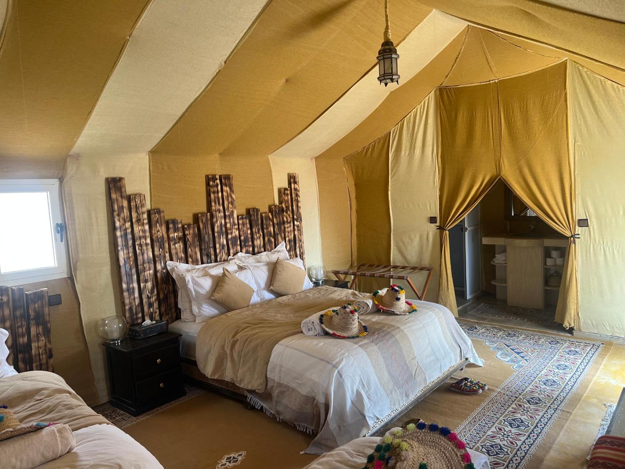 Sahara Majestic Luxury Camp Hotell Merzouga Exteriör bild Luxury tent interior