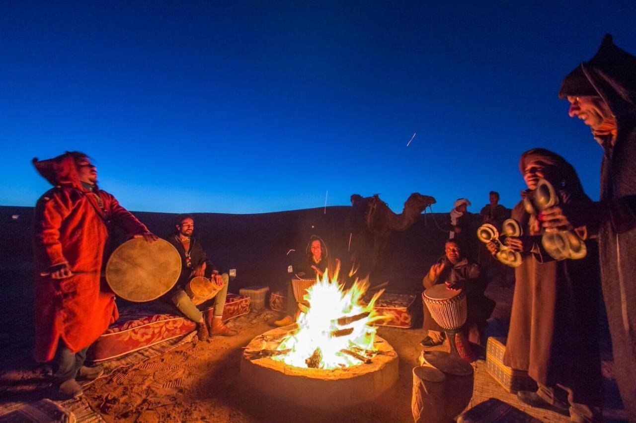 Sahara Majestic Luxury Camp Hotell Merzouga Exteriör bild Gnaou musicians in the Sahara