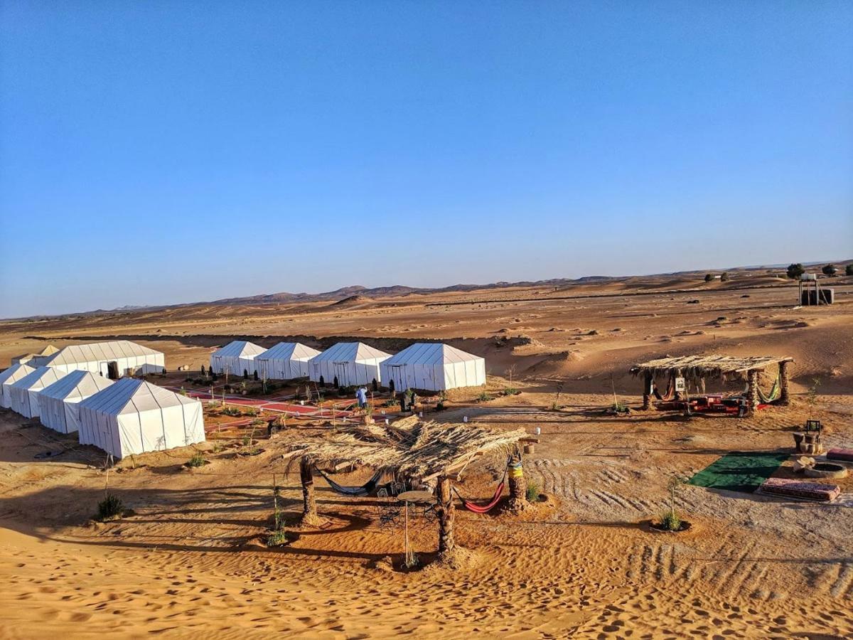 Sahara Majestic Luxury Camp Hotell Merzouga Exteriör bild A camp in the desert